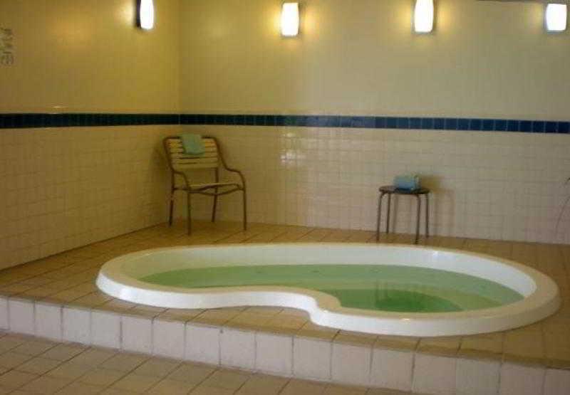 Fairfield Richmond Hotel 3*