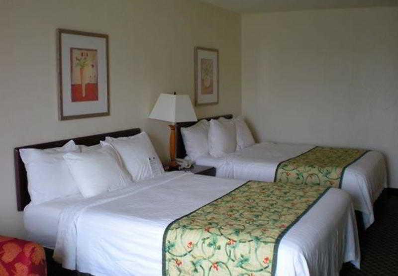Fairfield Richmond Hotel