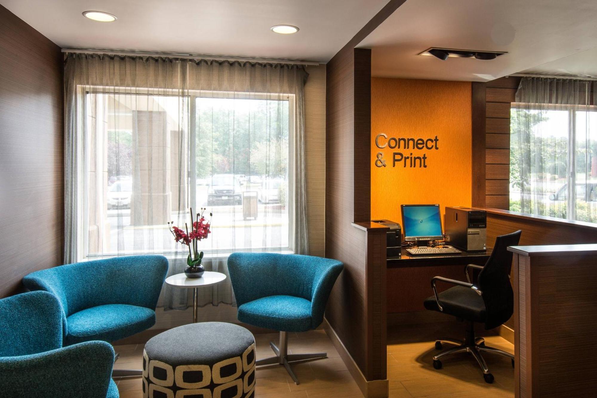 Fairfield Richmond Hotel 3*